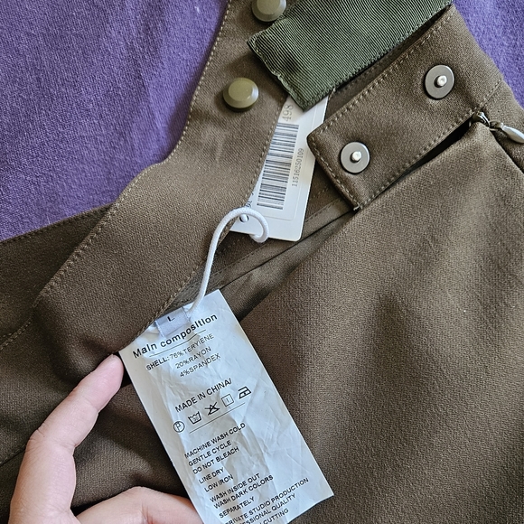 NWT/ Hollow High Waist Side Button Skirt - Picture 2 of 8